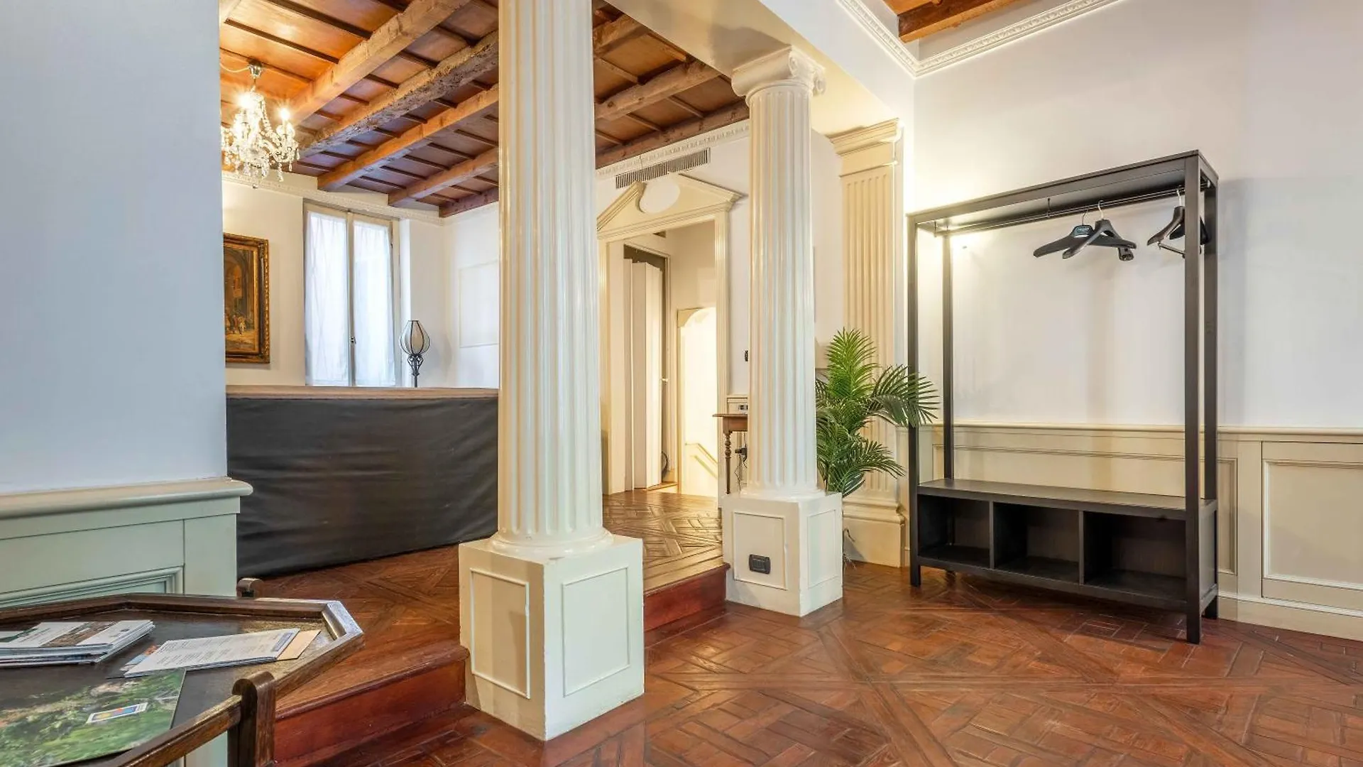 Exclusive 4 Bedrooms Apartment Near Duomo Milano