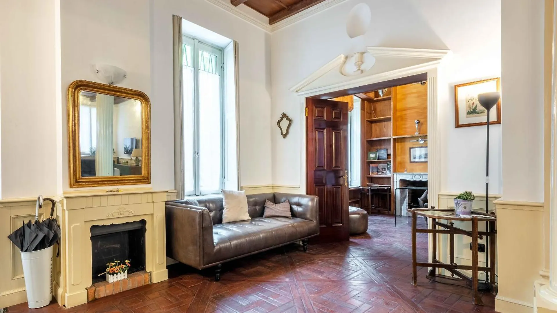 Exclusive 4 Bedrooms Apartment Near Duomo Milano Italia