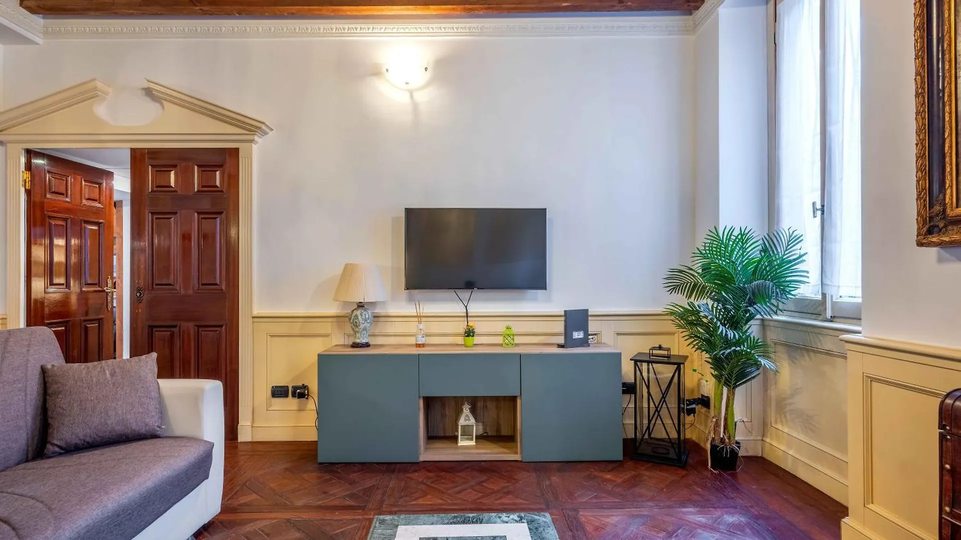 Exclusive 4 Bedrooms Apartment Near Duomo Milano