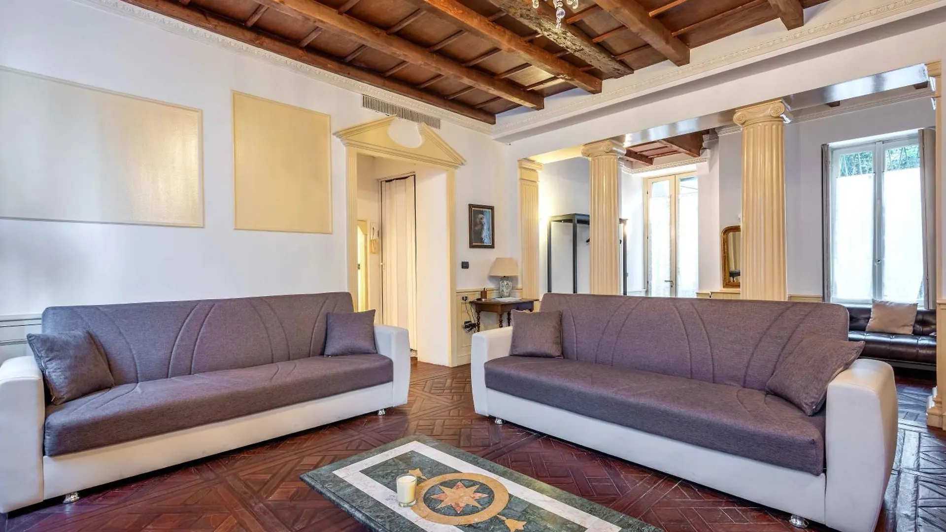 Exclusive 4 Bedrooms Apartment Near Duomo Милан