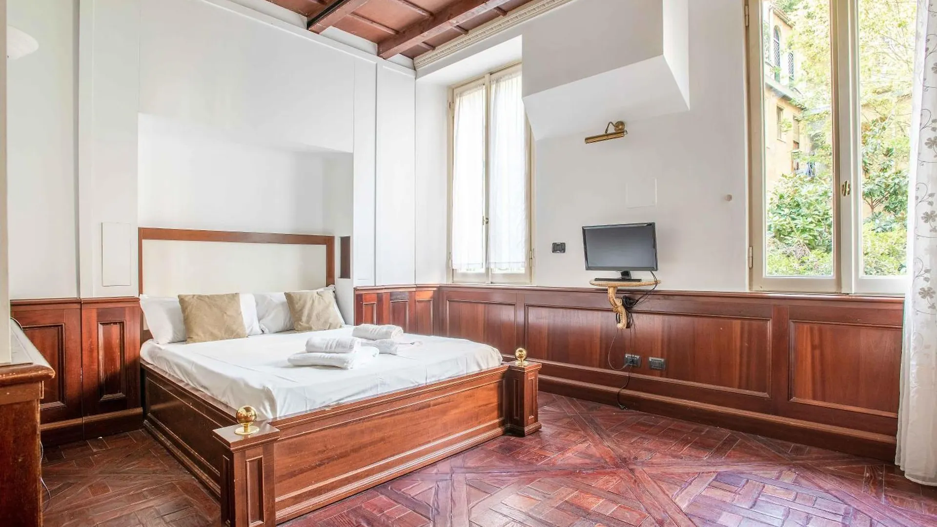 Exclusive 4 Bedrooms Apartment Near Duomo ميلان
