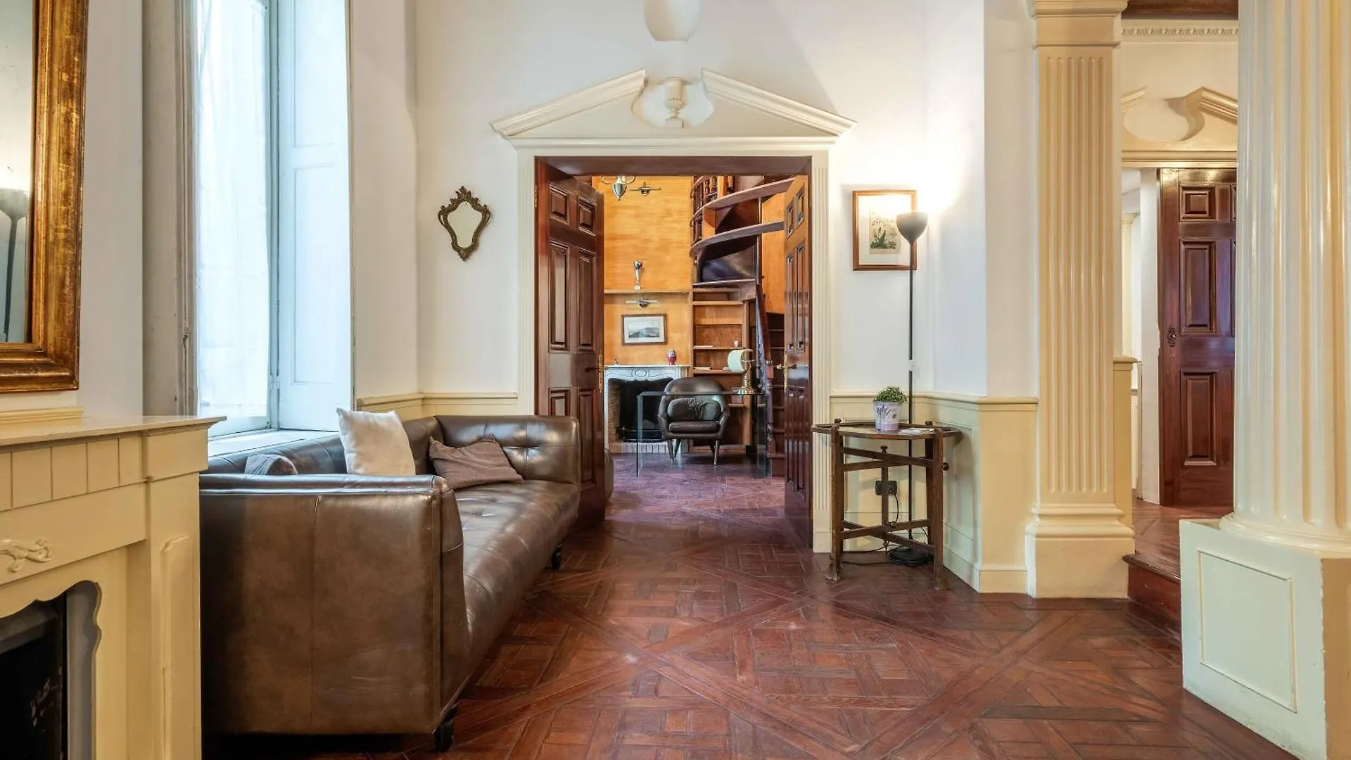Exclusive 4 Bedrooms Apartment Near Duomo ميلان إيطاليا