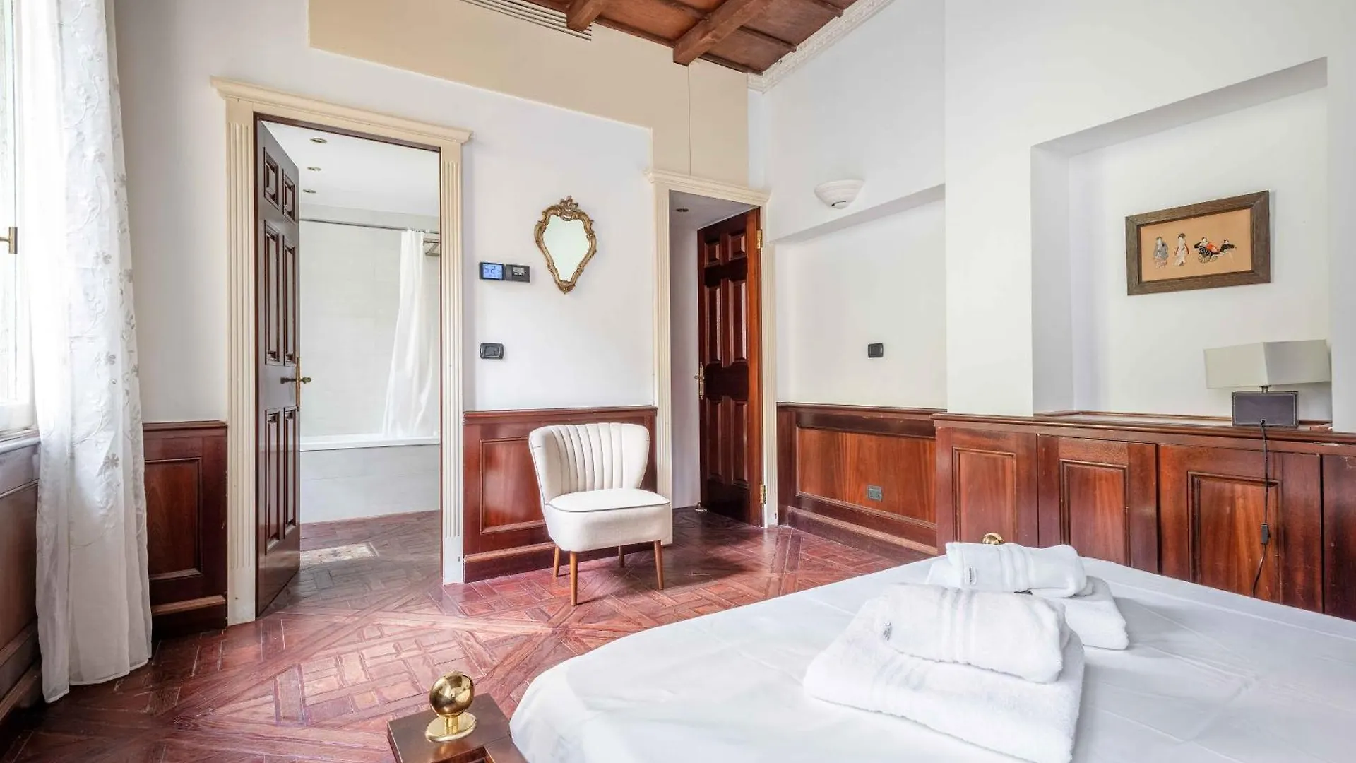 Exclusive 4 Bedrooms Apartment Near Duomo ميلان
