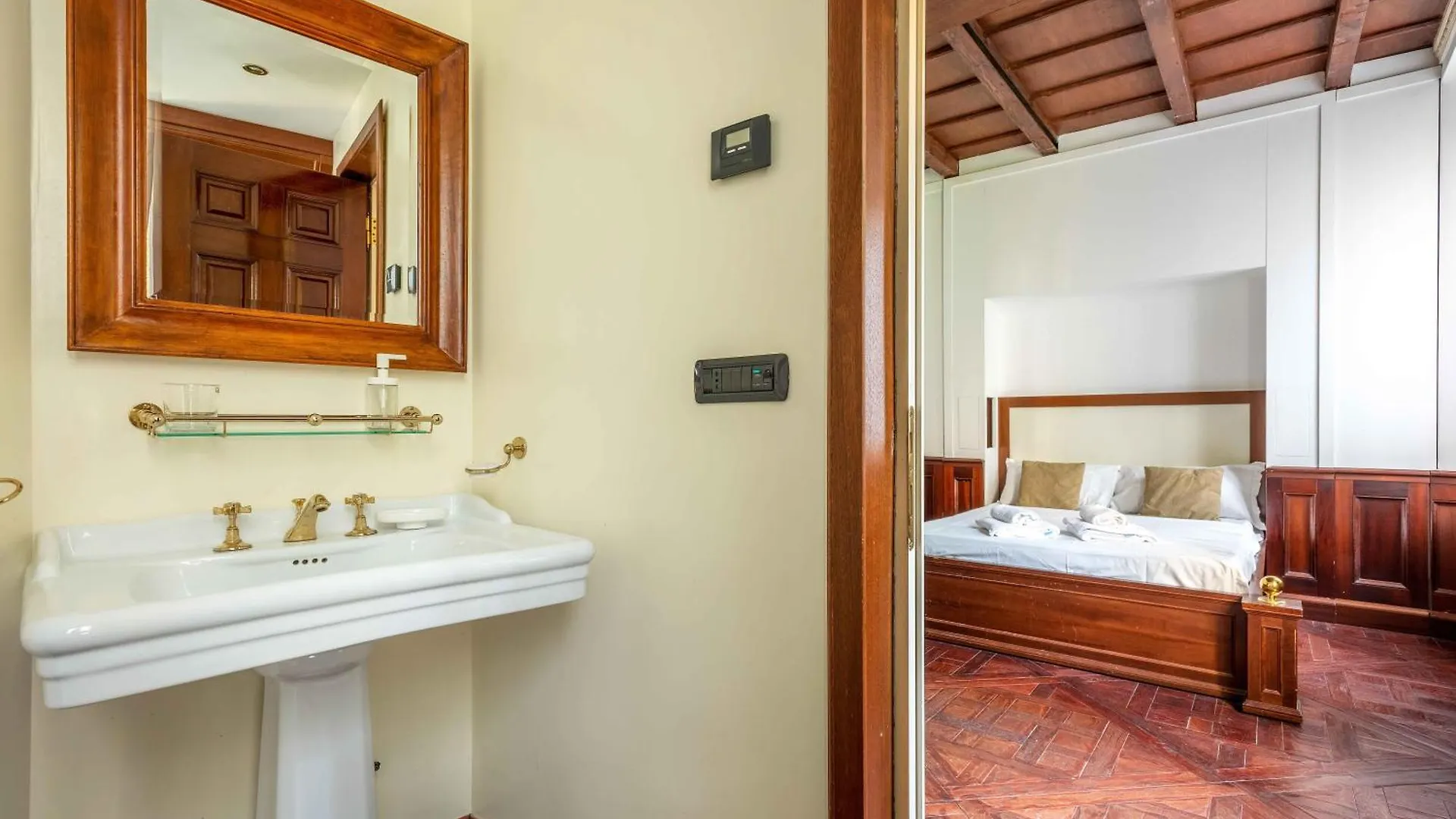 Exclusive 4 Bedrooms Apartment Near Duomo ميلان
