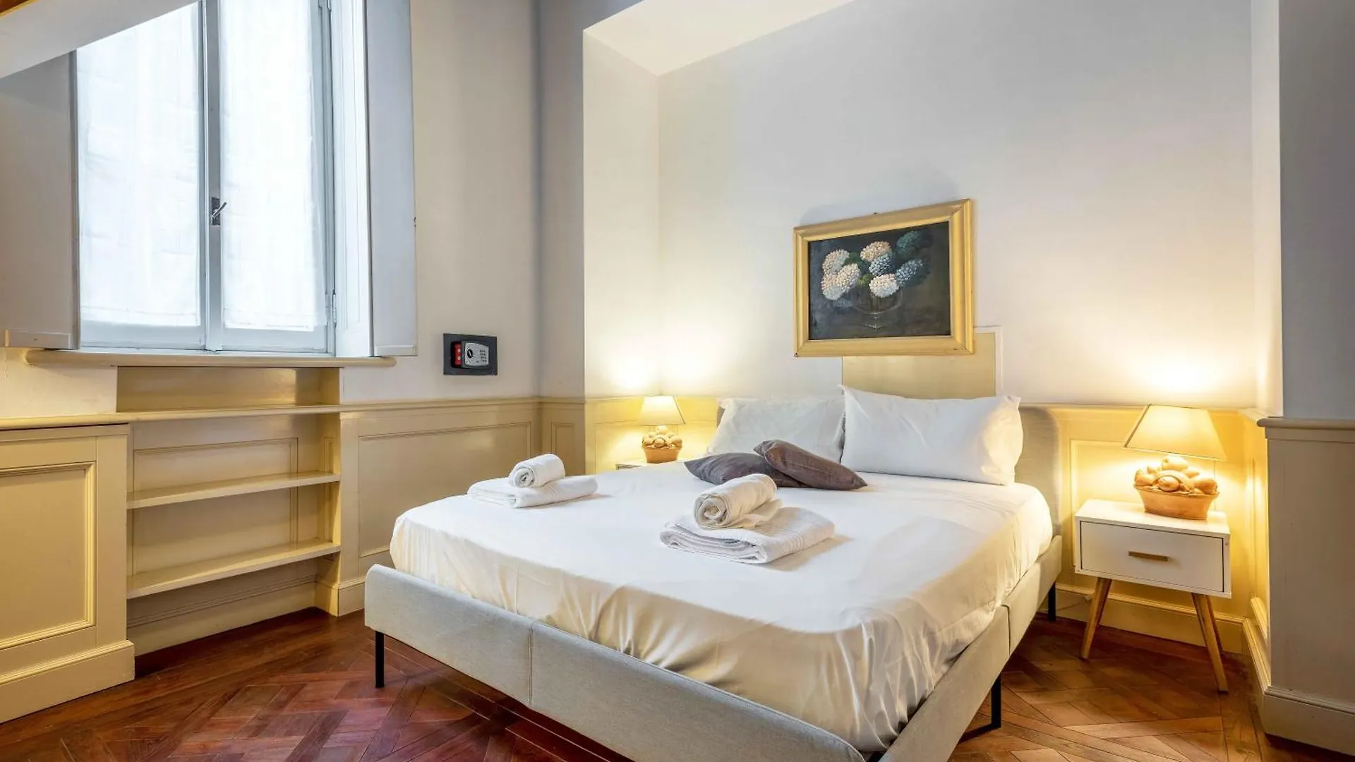 Exclusive 4 Bedrooms Apartment Near Duomo ميلان إيطاليا