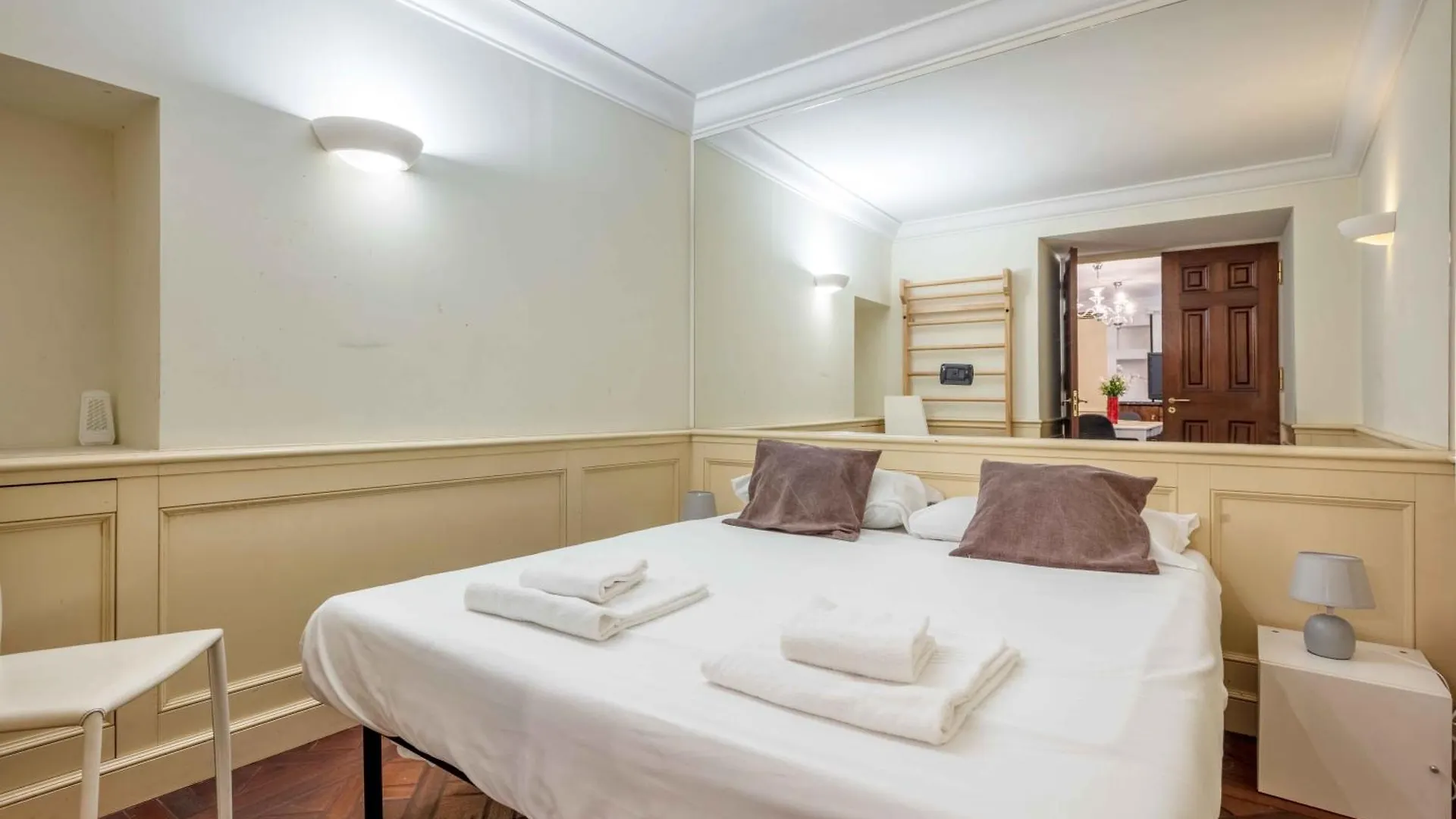 Exclusive 4 Bedrooms Apartment Near Duomo ميلان